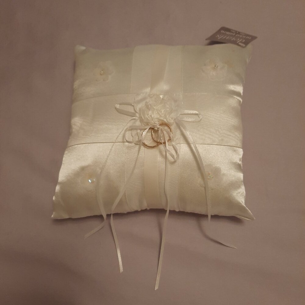 Wedding Dress Classic White Southern Sophisticated Flowy Sleeveless A Line - Picture 7 of 12